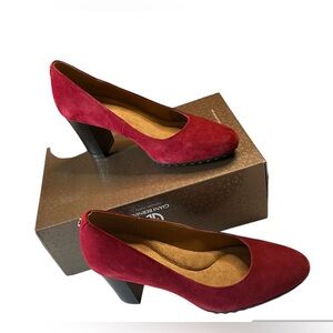 Giani Bernini, height shoe heel is 3 1/4 inches and the color is Dark Red Suede.